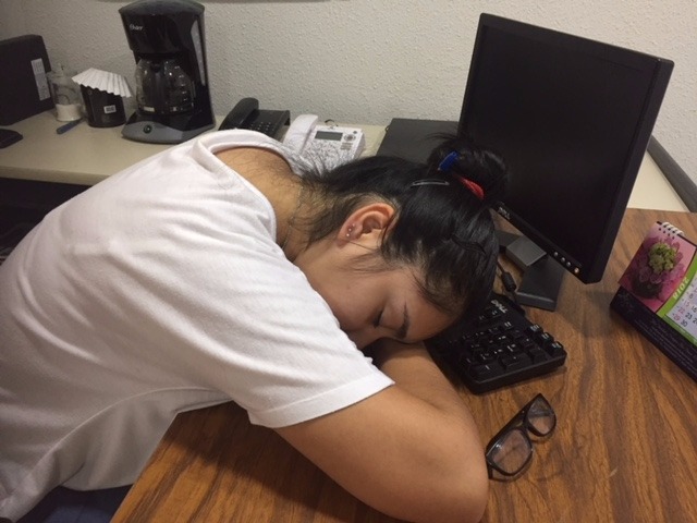 Uso excesivo de celulares y tablets, generan trastornos de sueño en niños.