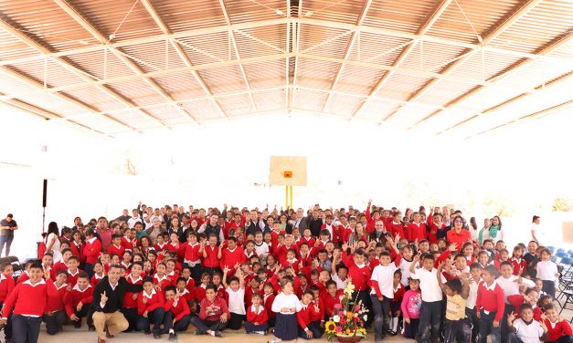 Entrega Nava techado de escuela en Tierra Blanca