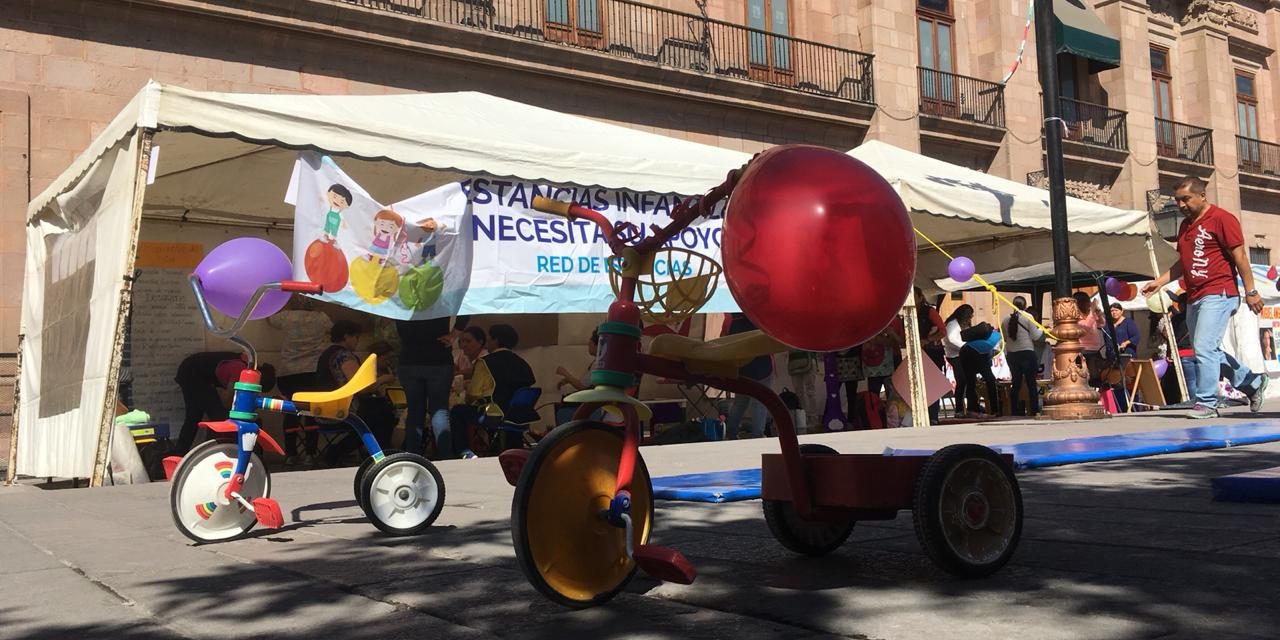 Se instalan estancias infantiles en la Plaza de Armas.