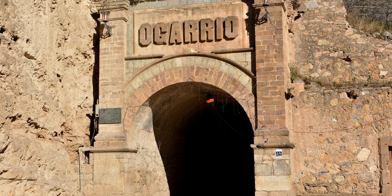 Avanzan obras en caminos en la Sierra de Catorce.