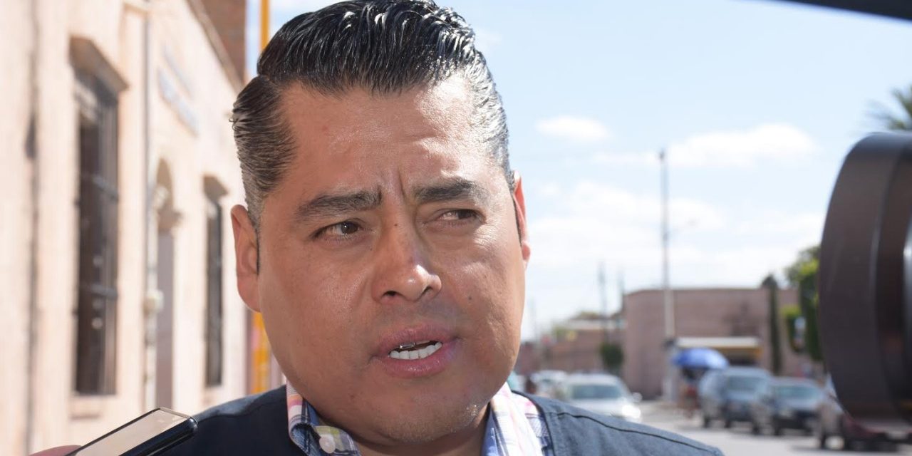 Negocios con techo de palma son supervisados en Soledad.