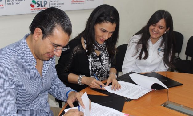 Signan convenio para trabajar en favor de las mujeres con discapacidad.
