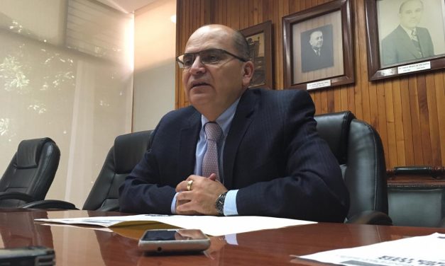Presentan concurso de tesis para fomentar la titulación en esta modalidad en la Facultad de Derecho.