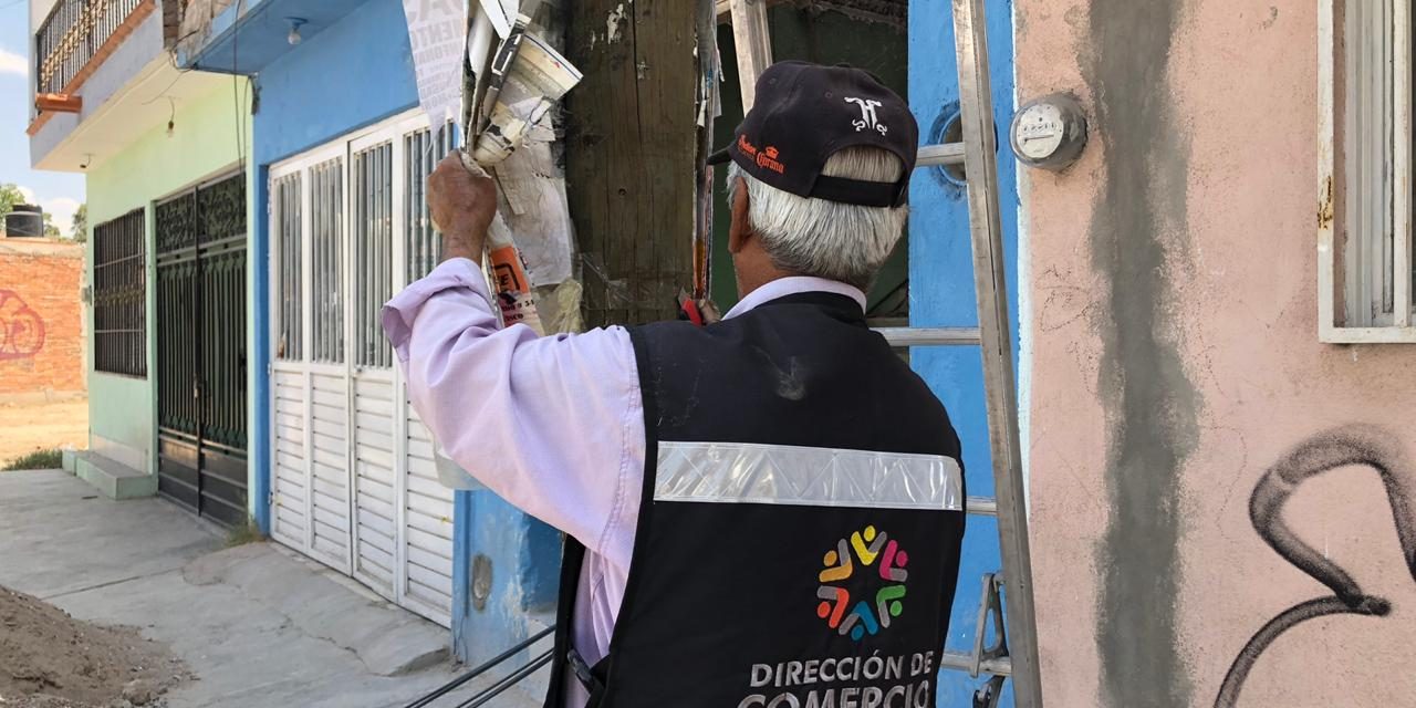 Retiran en Soledad publicidad irregular.