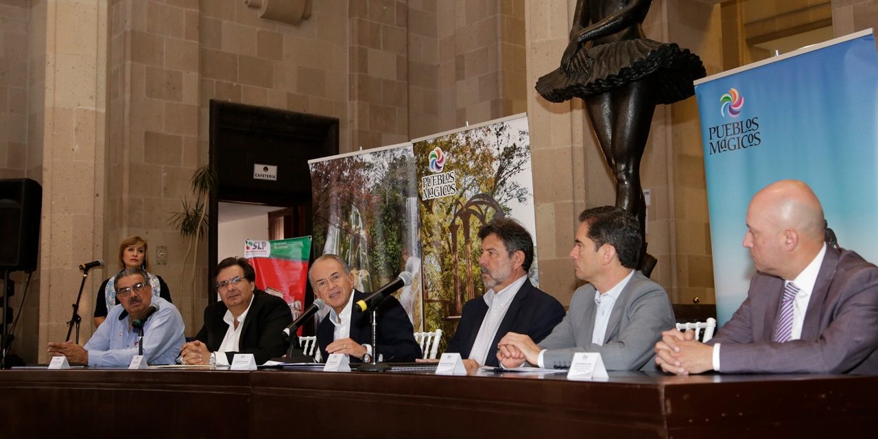 Presentan cartelera de Semana Santa 2019.