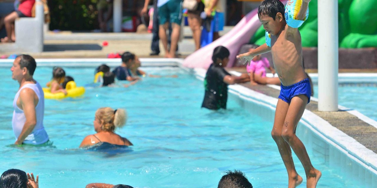 Advierte IMSS de los riesgos por uso de albercas públicas en este período vacacional.