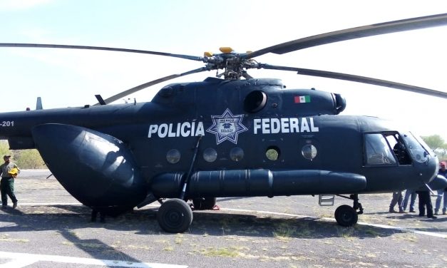 Refuerza helicóptero de PF trabajos contra incendio en Sierra de San Miguelito.