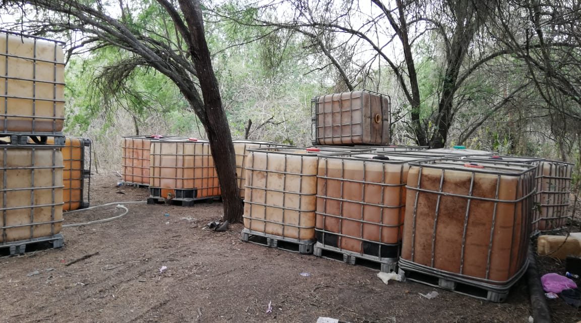 Asegura ejército,  47 mil litros de gasolina en Ébano.