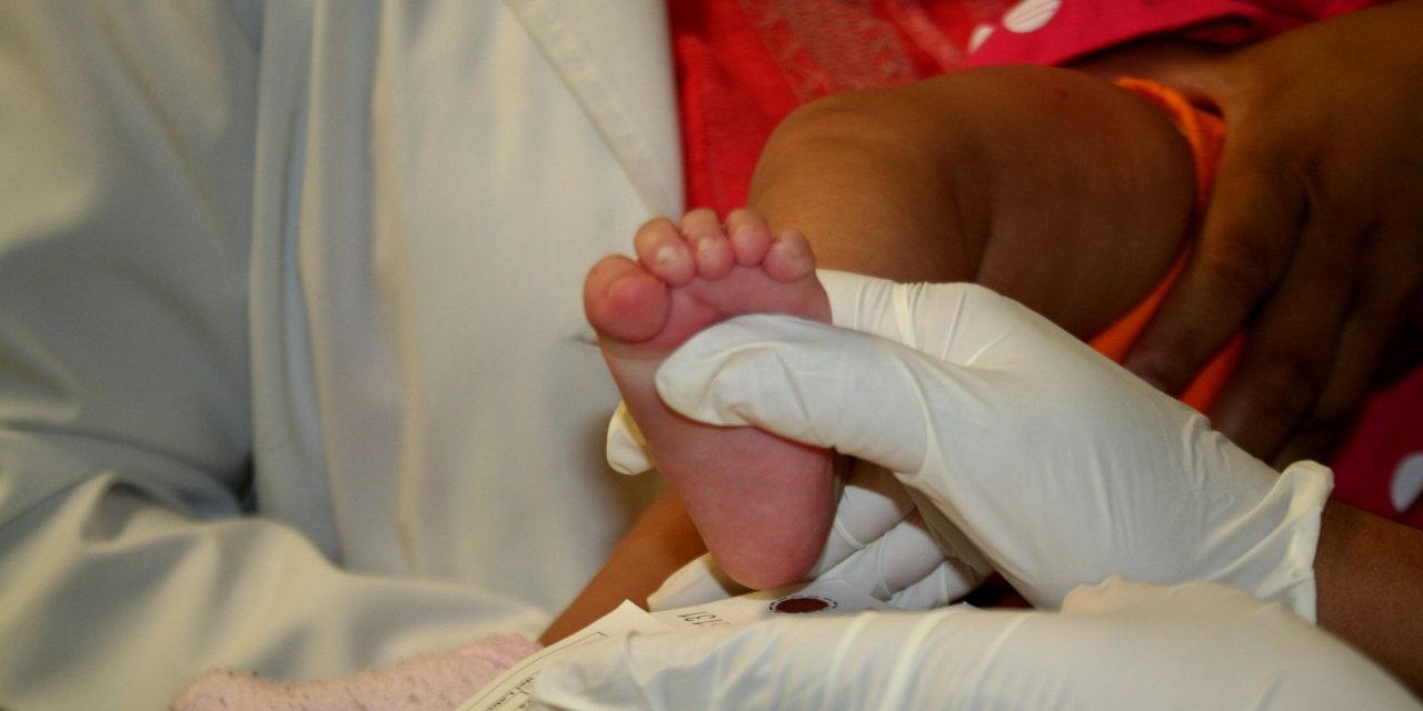 Realiza Secretaría de Salud prueba de tamiz metabólico.