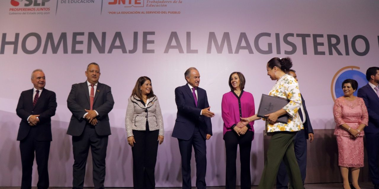Piden al gobierno estatal reinstalación de maestros al derogarse reforma educativa.