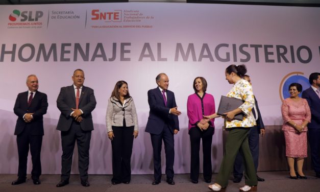 Piden al gobierno estatal reinstalación de maestros al derogarse reforma educativa.