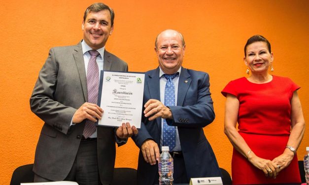UASLP recibe 5a acreditación nacional de buena calidad a su carrera de Médico Estomatólogo.