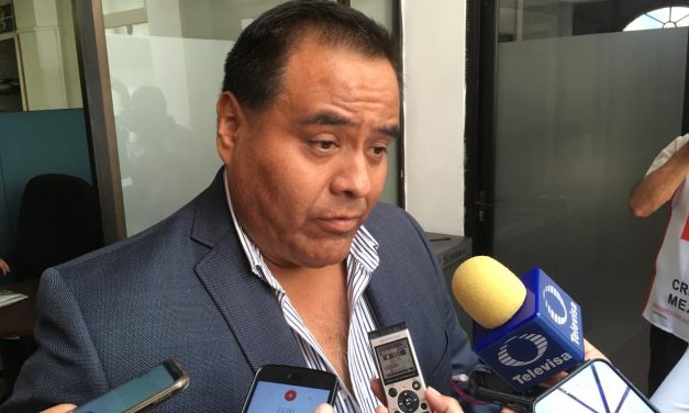 Brinda la Cruz Roja atención por quemaduras graves a dos brigadistas.