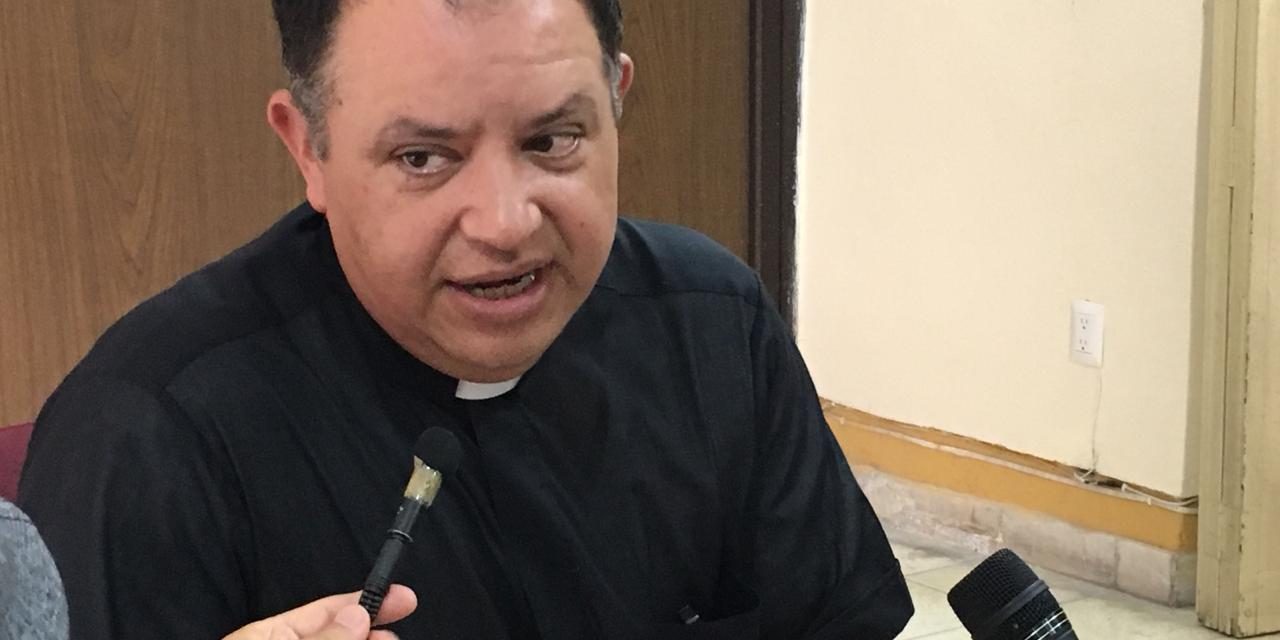 Recuerda iglesia católica a Arturo Szymanski a un año de su muerte.