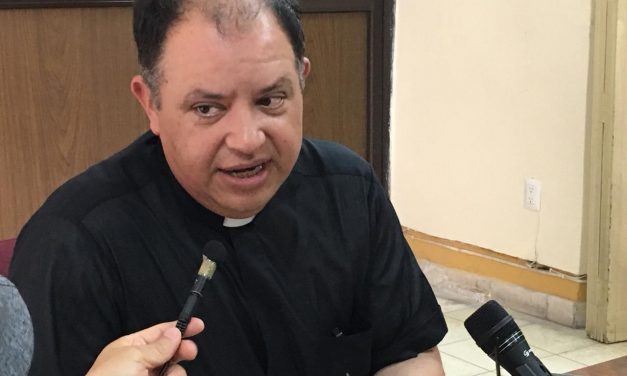 Recuerda iglesia católica a Arturo Szymanski a un año de su muerte.