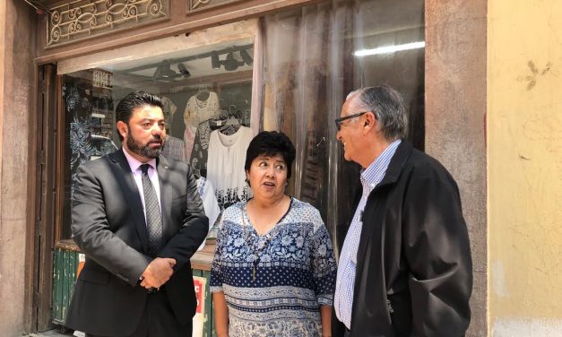 SEDUVOP supervisa trabajos en la calle Guerrero.