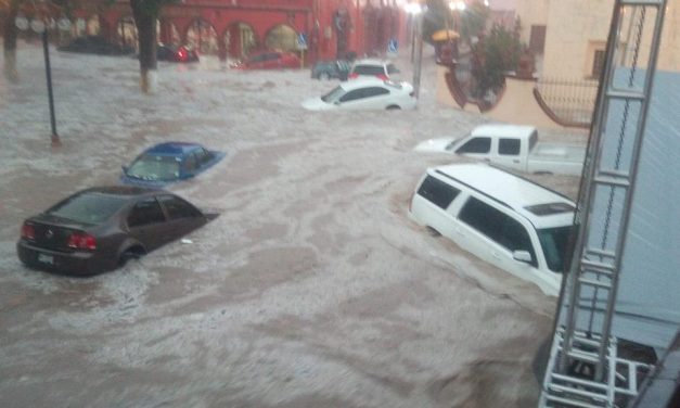 Fuerte tromba azota Matehuala y municipios.