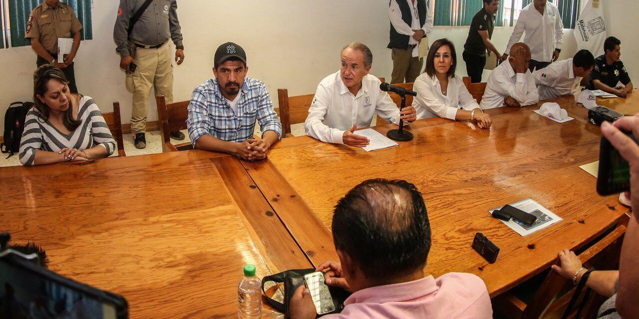 Atienden a familias afectadas por tromba en Matehuala.