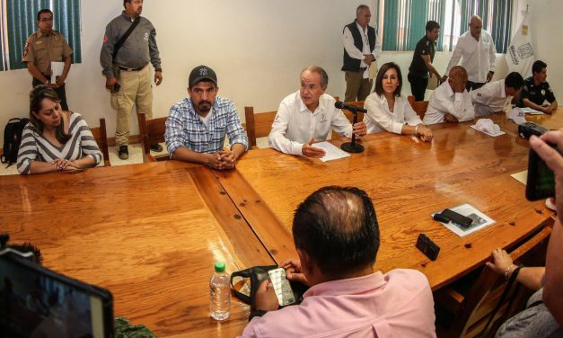 Atienden a familias afectadas por tromba en Matehuala.
