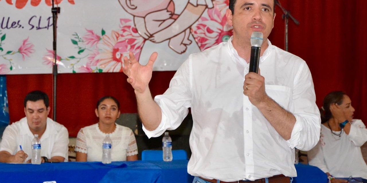 Pide Xavier Azuara actuación del gobierno ante recortes de salud