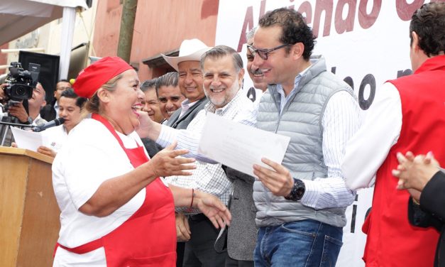 Inaugura Xavier Nava Feria del Empleo en Villa de Pozos