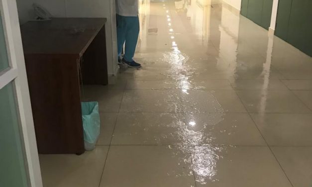 Bajo el agua clínicas y hospitales del IMSS en SLP.