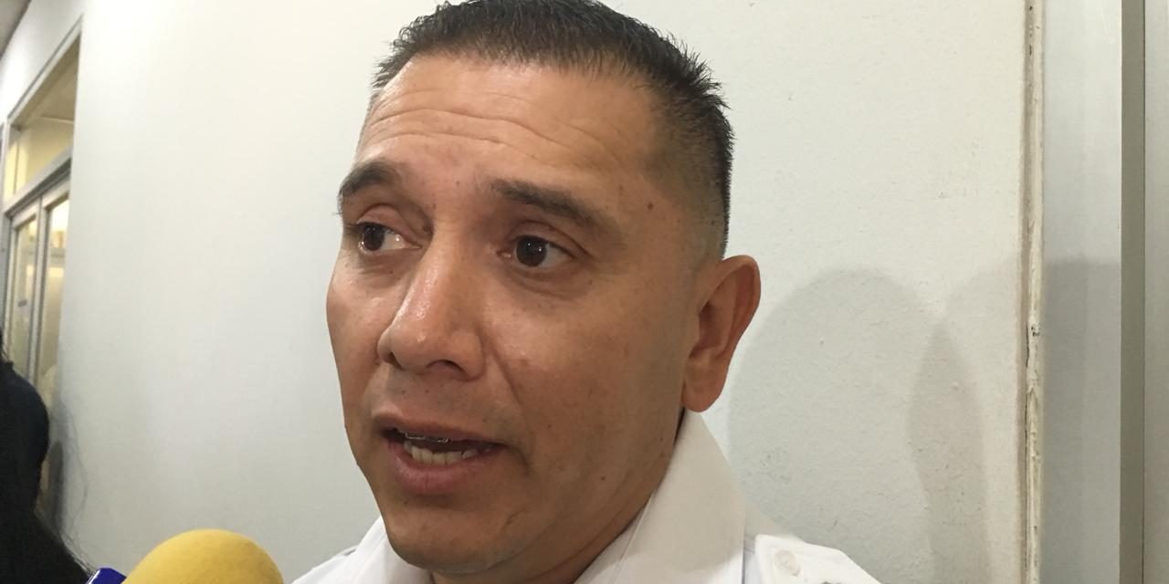 Detiene policía vial a 5 operadores del transporte urbano en mal estado.