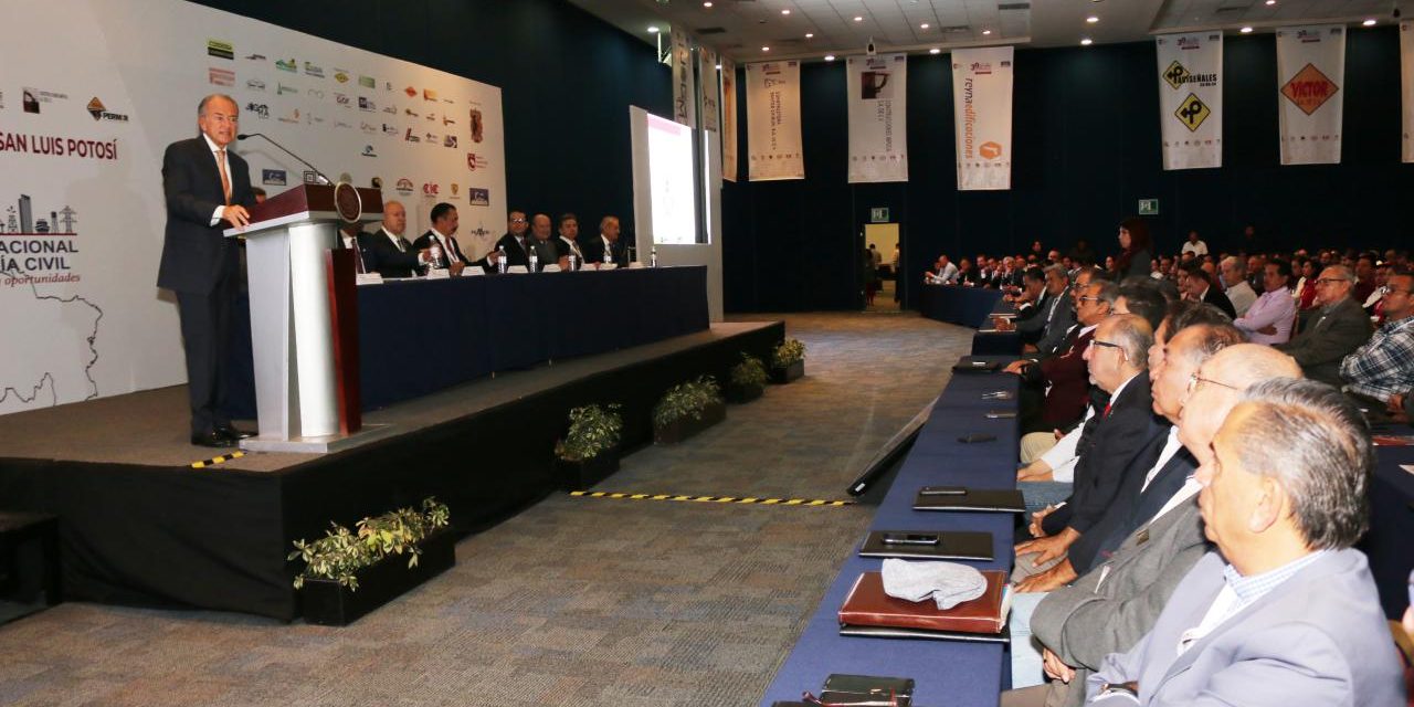 SCT federal buscará con gobierno estatal conclusión de la Valles-Tamazunchale.