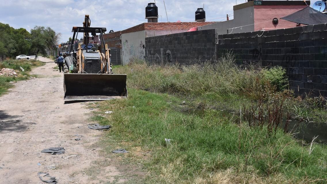 Red de drenaje es atendida para evitar inundaciones en Soledad.