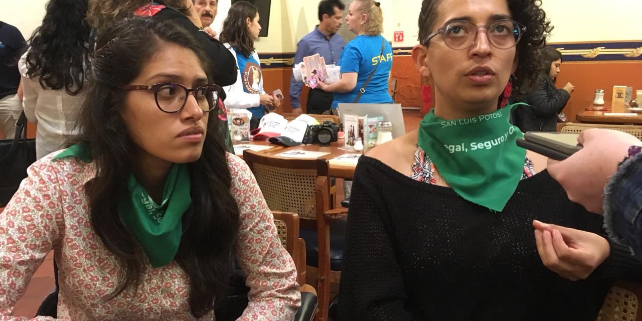 Insta Educiac y la Clínica de Litigio Estratégico al Congreso a desahogar ley que autoriza el aborto.