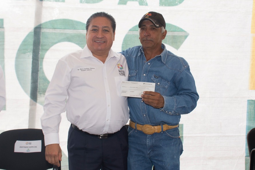 Entregan apoyos a productores en Soledad por afectaciones a cultivos.