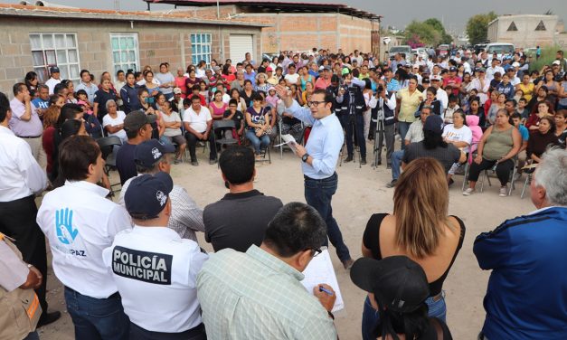 Anuncia Xavier Nava electrificación en Los Limones