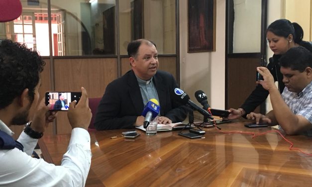 Respeto a símbolos católicos pide iglesia a grupos LGBTTTI.