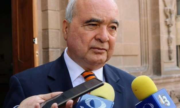 Director de escuela primaria es separado del plantel por actos discriminatorios.