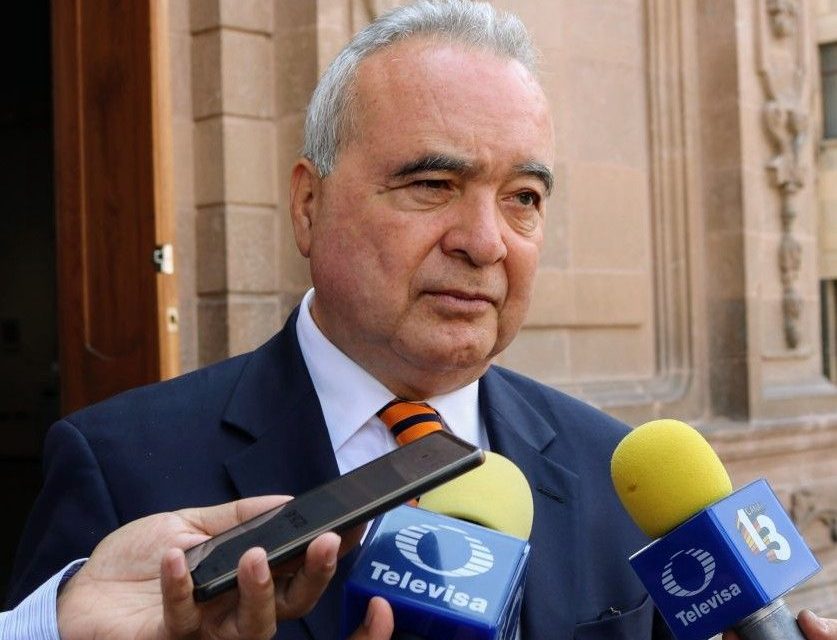 Director de escuela primaria es separado del plantel por actos discriminatorios.
