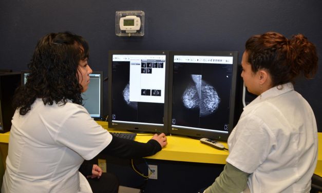Llama SS a prevenir cáncer de mama.
