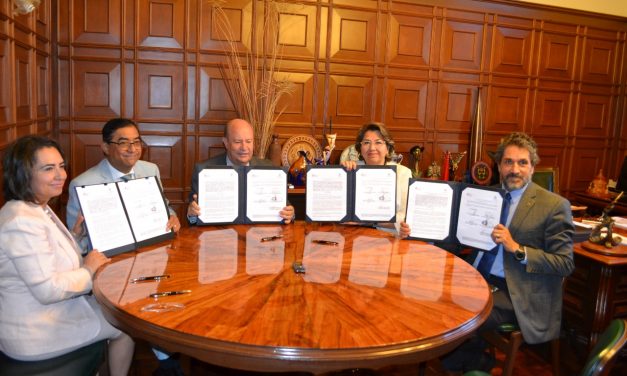 Firman convenio gobierno estatal y la UASLP.