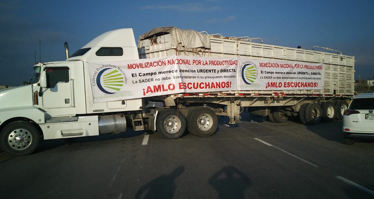 Bloqueo a carretera 58 genera interminables filas.