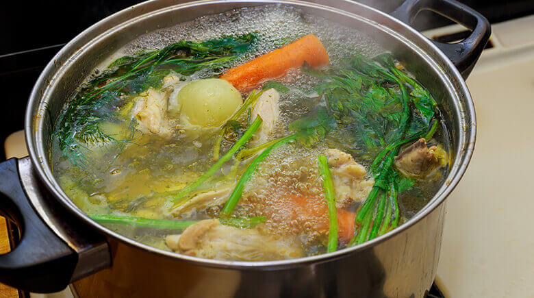 Llama IMSS a mantener una adecuada desinfección y cocción de alimentos.