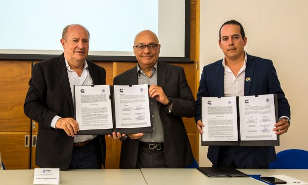 UASLP mostró desarrollo de investigación a sector industrial.