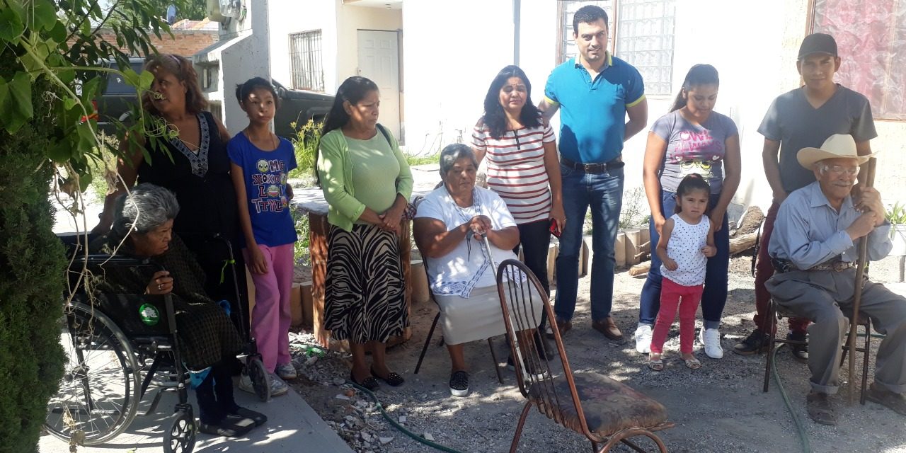 DIF estatal lleva apoyo alimentario a personas de la tercera edad.