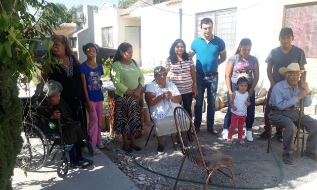 DIF estatal lleva apoyo alimentario a personas de la tercera edad.