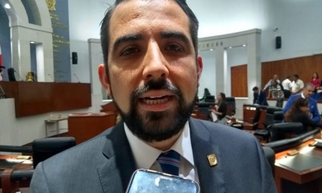 Buscan utilizar la ley para perpetuarse en el encargo, asegura Rubén Guajardo.