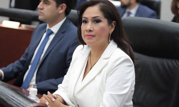 Pretenden que Sonia Mendoza firme un contrato con fecha pasada