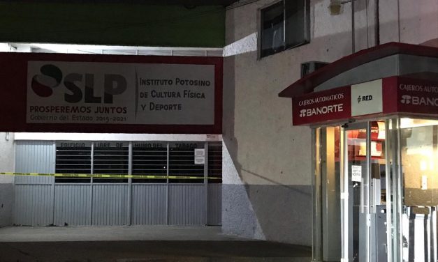 Frustran policías municipales de la capital robo de cajero automático