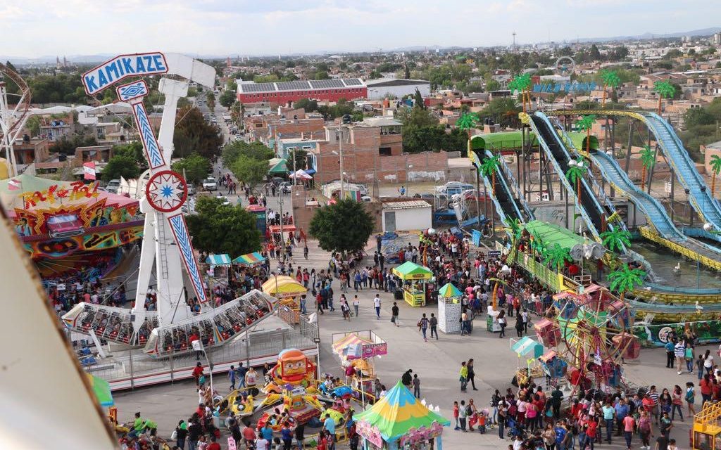 Lunes a miércoles, juegos mecánicos gratuitos
