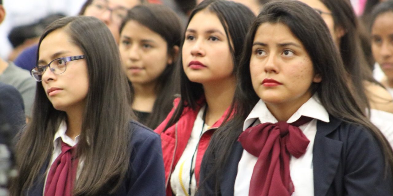 SEGE invita a participar en programa de becas del gobierno de Argentina.