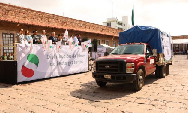 Dan banderazo de salida para distribuir más de 4 millones de libros de texto gratuito para SLP