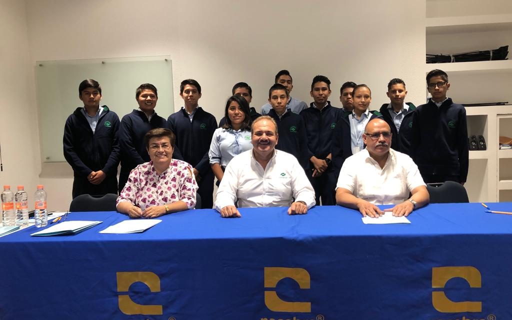 Conalep firma convenio de formación dual con empresas.