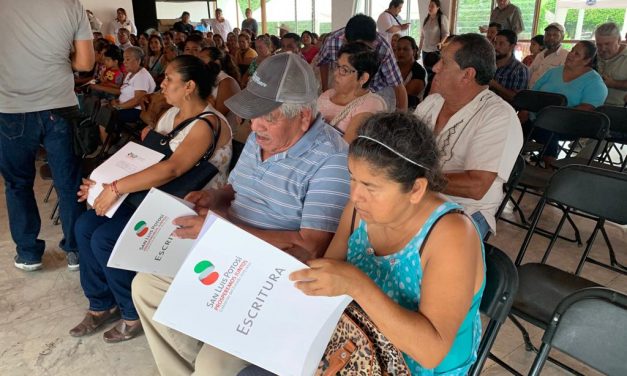 Promotora del Estado fortalece entrega de escrituras.